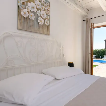 Paradis By Interhome