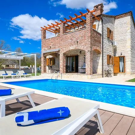בית נופש Paradis By Interhome *