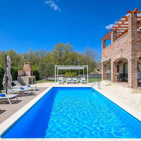 בית נופש Paradis By Interhome